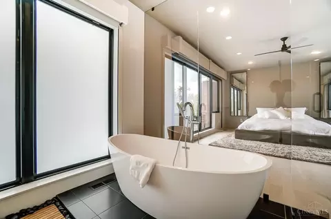 Bath - 4112 Eastern Ave, Cincinnati, OH 45226 photo 6 of 12