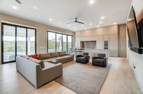 Living - 4112 Eastern Ave, Cincinnati, OH 45226 photo 1 of 6
