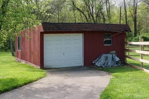 Exterior - 4687 Shephard Rd, Batavia, OH 45103 photo 9 of 10