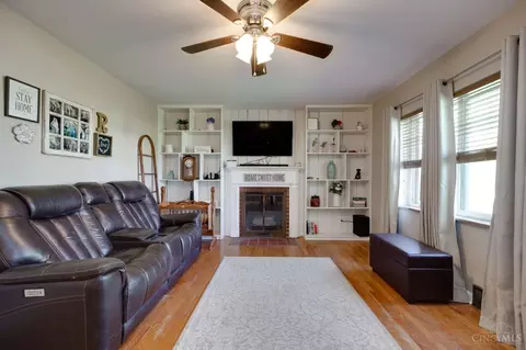 Living - 4687 Shephard Rd, Batavia, OH 45103 photo 3 of 6