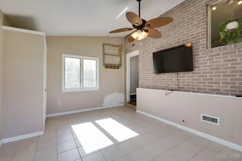 Bedroom - 4687 Shephard Rd, Batavia, OH 45103 photo 5 of 5