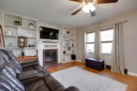 Living - 4687 Shephard Rd, Batavia, OH 45103 photo 5 of 6