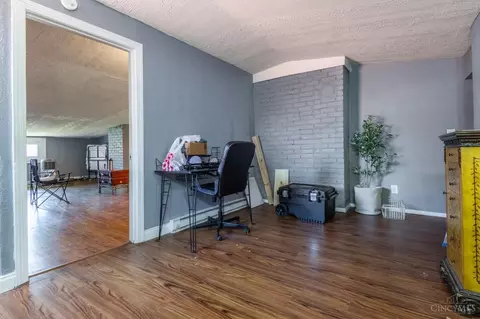 Entry Way - 304 Warner, Cincinnati, OH 45219 photo 3 of 5