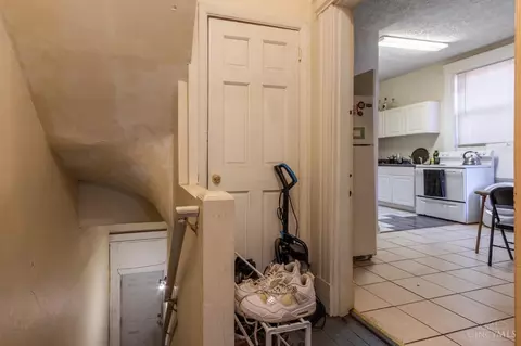 Entry Way - 304 Warner, Cincinnati, OH 45219 photo 1 of 5