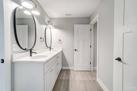 Bath - 9676 West Ave, Blue Ash, OH 45242 photo 6 of 9