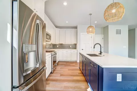 Kitchen - 9676 West Ave, Blue Ash, OH 45242 photo 2 of 5