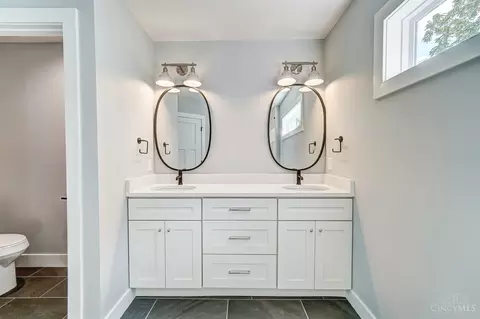 Bath - 9676 West Ave, Blue Ash, OH 45242 photo 3 of 9