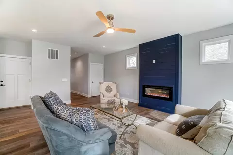 Living - 9676 West Ave, Blue Ash, OH 45242 photo 3 of 4