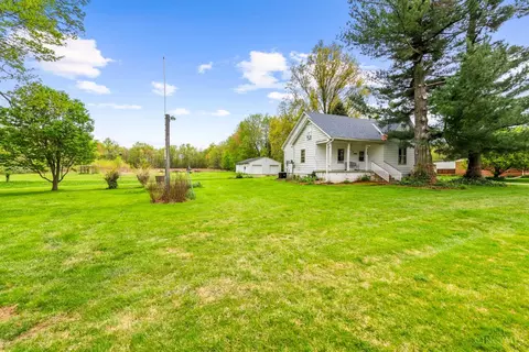 2182 Swings Corner Pt Isabel Rd, Bethel, OH 45106