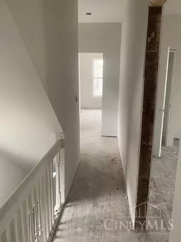Entry Way - 1022 Beech Ave, Cincinnati, OH 45205 photo 1 of 2