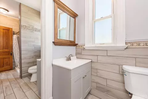 Bath - 3521 Trimble Ave, Cincinnati, OH 45207 photo 6 of 6