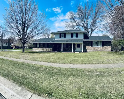 2330 Oak Tree Dr, Fairfield, OH 45014
