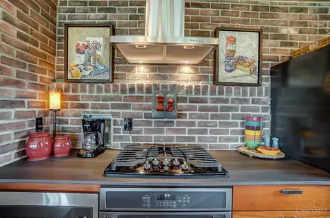 Kitchen - 2955 Riverside Dr, Cincinnati, OH 45226 photo 7 of 8