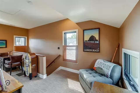 Living - 2955 Riverside Dr, Cincinnati, OH 45226 photo 6 of 7