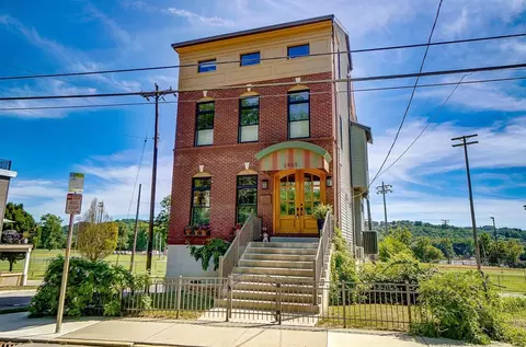 2955 Riverside Dr, Cincinnati, OH 45226