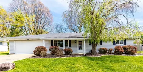804 Delhi Dr, Trenton, OH 45067