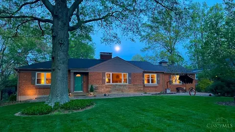 8300 Lynnehaven Dr, Cincinnati, OH 45236