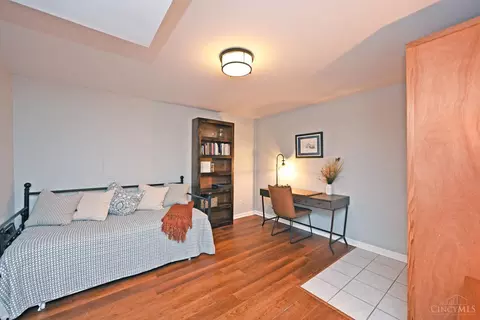 Bedroom - 2338 Riverside Dr, Cincinnati, OH 45202 photo 8 of 9