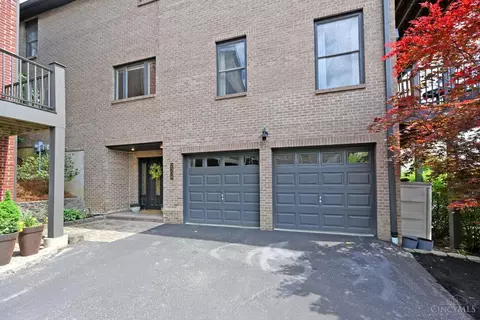 Exterior - 2338 Riverside Dr, Cincinnati, OH 45202 photo 3 of 13