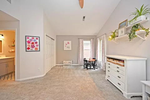 Bedroom - 2338 Riverside Dr, Cincinnati, OH 45202 photo 7 of 9