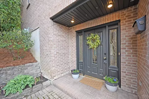 Exterior - 2338 Riverside Dr, Cincinnati, OH 45202 photo 4 of 13