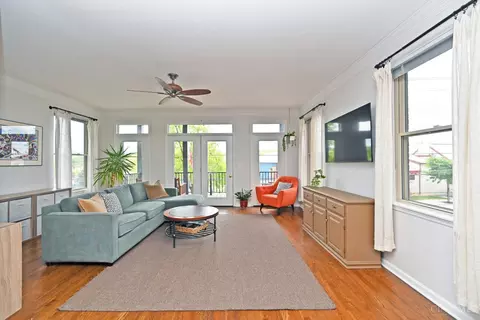 Living - 2338 Riverside Dr, Cincinnati, OH 45202 photo 1 of 4