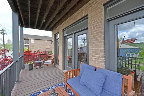 Exterior - 2338 Riverside Dr, Cincinnati, OH 45202 photo 6 of 13