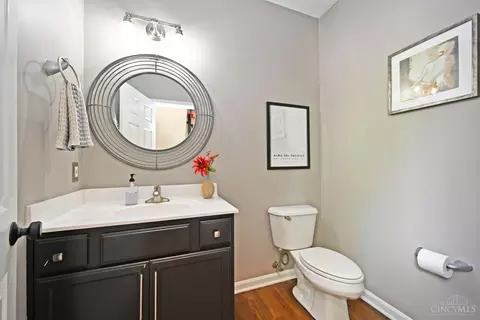 Bath - 2338 Riverside Dr, Cincinnati, OH 45202 photo 4 of 4