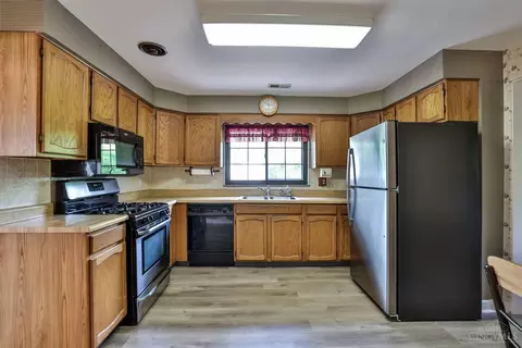 Kitchen - 867 Columbia Ave, Reading, OH 45215 photo 1 of 3
