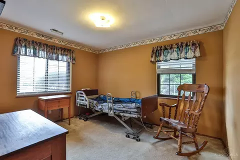 Bedroom - 867 Columbia Ave, Reading, OH 45215 photo 3 of 3
