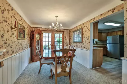 Dining - 867 Columbia Ave, Reading, OH 45215 photo 1 of 3