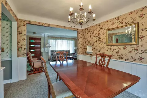 Dining - 867 Columbia Ave, Reading, OH 45215 photo 3 of 3