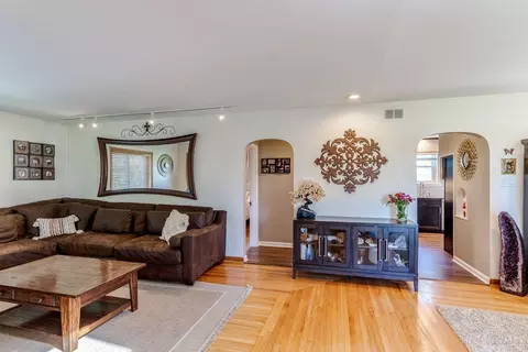 Living - 5838 W Fork Rd, Cincinnati, OH 45247 photo 3 of 9