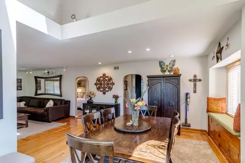 Dining - 5838 W Fork Rd, Cincinnati, OH 45247 photo 4 of 4