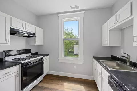 Kitchen - 1030 Seton, Cincinnati, OH 45205 photo 3 of 3