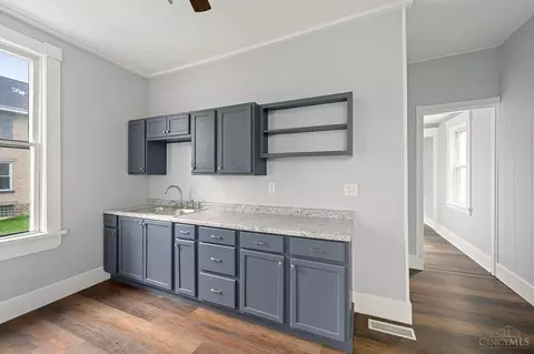 Kitchen - 1030 Seton, Cincinnati, OH 45205 photo 1 of 3