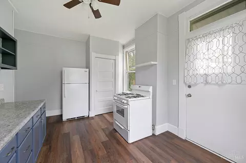 Kitchen - 1030 Seton, Cincinnati, OH 45205 photo 2 of 3