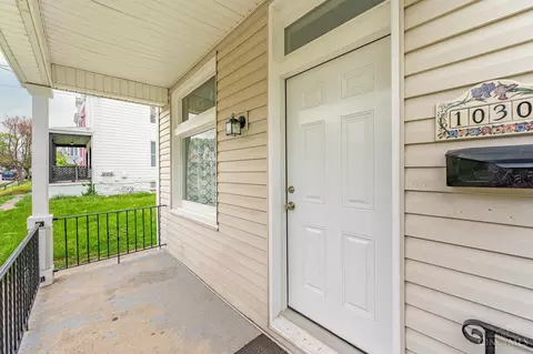 Exterior - 1030 Seton, Cincinnati, OH 45205 photo 2 of 7