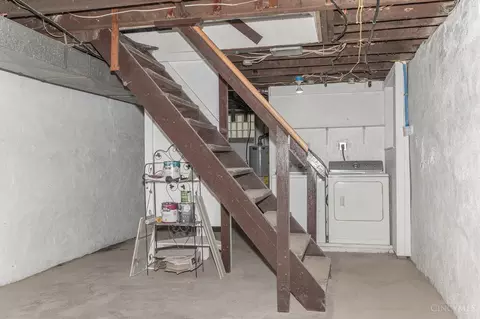 Exterior - 1030 Seton, Cincinnati, OH 45205 photo 6 of 7
