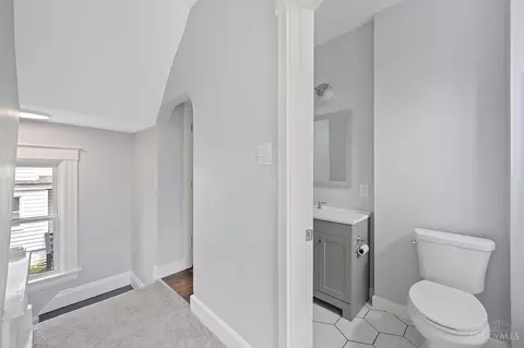 Bath - 1030 Seton, Cincinnati, OH 45205 photo 3 of 5