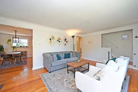 Living - 2417 Kellerman Ave, Golf Manor, OH 45237 photo 3 of 5