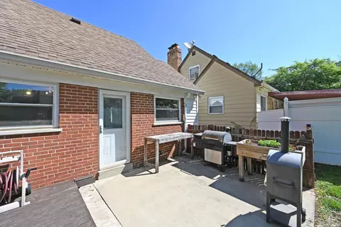 Exterior - 2417 Kellerman Ave, Golf Manor, OH 45237 photo 9 of 10