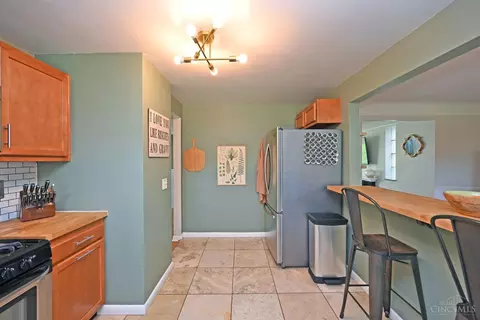 Dining - 2417 Kellerman Ave, Golf Manor, OH 45237 photo 3 of 4