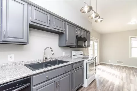 Kitchen - 312 Progress Ave, Hamilton, OH 45013 photo 3 of 4