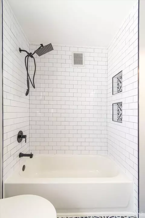 Bath - 312 Progress Ave, Hamilton, OH 45013 photo 3 of 3