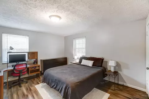 Bedroom - 1577 Pasadena Ave, Cincinnati, OH 45238 photo 1 of 3