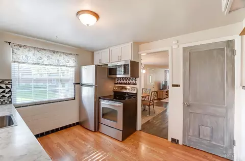 Kitchen - 1577 Pasadena Ave, Cincinnati, OH 45238 photo 2 of 4