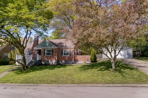 Exterior - 1577 Pasadena Ave, Cincinnati, OH 45238 photo 2 of 15