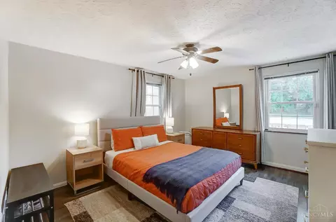 Bedroom - 1577 Pasadena Ave, Cincinnati, OH 45238 photo 2 of 3