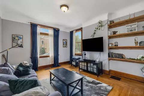 Living - 1522 Pullan Ave, Cincinnati, OH 45223 photo 2 of 6